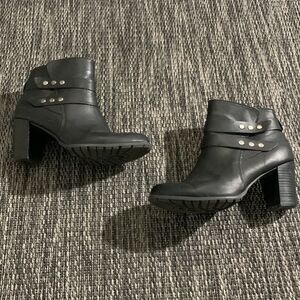 Jaclyn Smith Ankle Boots